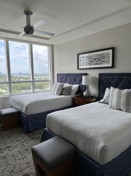 Oceanfront Palm Beach Resort & Spa Singer Island ريفييرا بيتش الغرفة الصورة