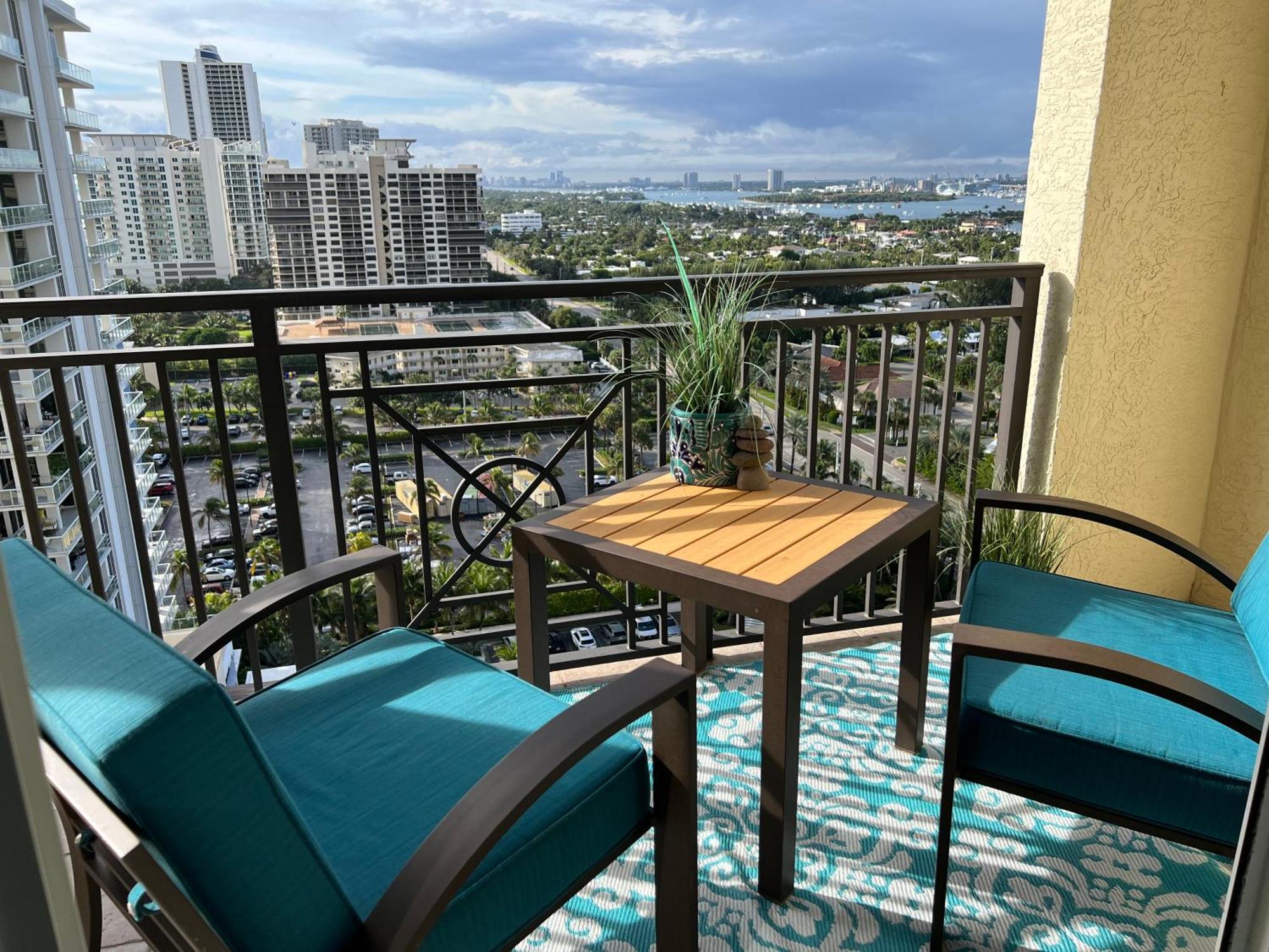 Oceanfront Palm Beach Resort & Spa Singer Island ريفييرا بيتش الغرفة الصورة